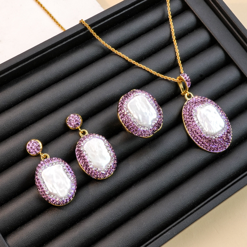 Set de bijuterii din perle artificiale, cercei, colier și accesorii pentru mână; lanț clavicular; pandantiv din sidef; placare electroplată