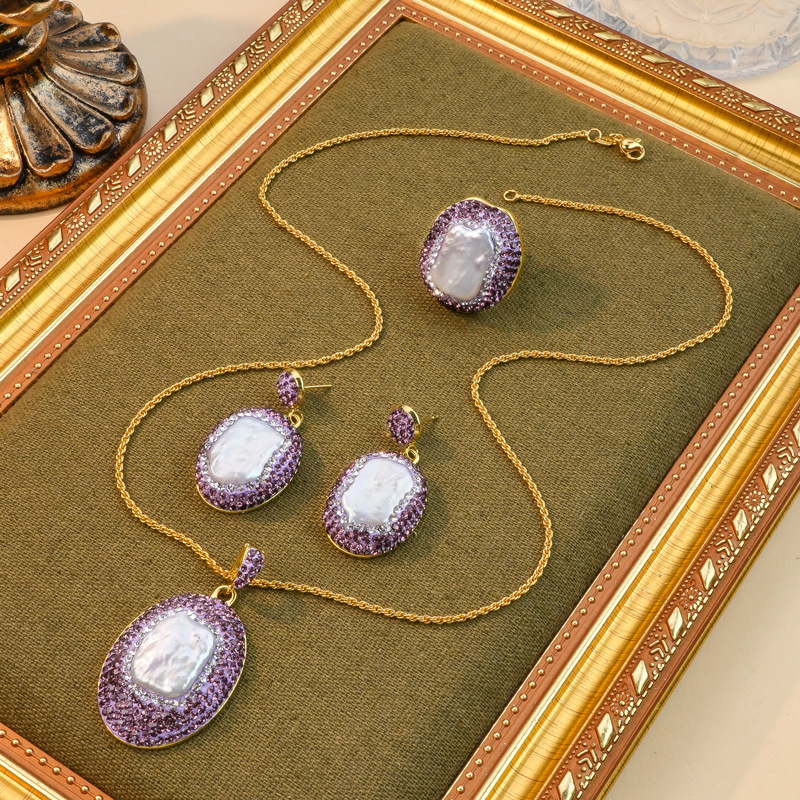 Set de bijuterii din perle artificiale, cercei, colier și accesorii pentru mână; lanț clavicular; pandantiv din sidef; placare electroplată