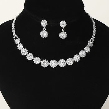 Set de accesorii: cercei și colier din cristal, realizare manuală, stil lux ușor, design geometric