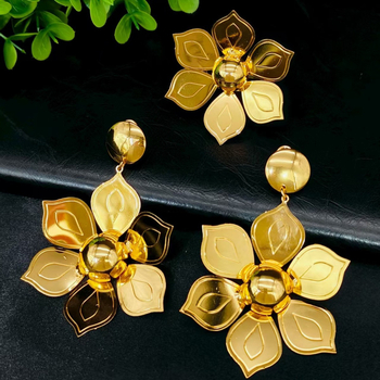 Set de bijuterii din aliaj de cupru, cu lanț extensibil, cercei, colier, inel și brățară cu gravură florală, electroplating