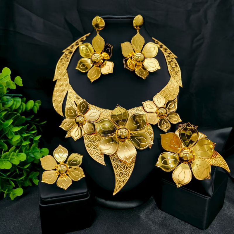 Set de bijuterii din aliaj de cupru, cu lanț extensibil, cercei, colier, inel și brățară cu gravură florală, electroplating