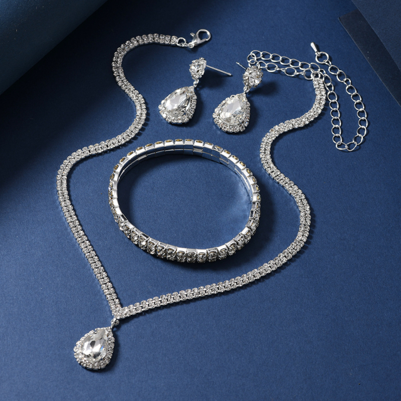 Set nakita za vjenčanje: naušnice, ogrlica i narukvica; Materijal: sintetički kristal; Lanac: zmijski lanac; Privjesak: Rhinestone; Uzorak: srce/kapljica/zvono