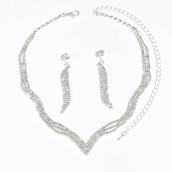 Menyasszonyi ékszer szett: fülbevaló és nyaklánc strasszkövekkel, vízcsepp minta, elektroplakált lánc