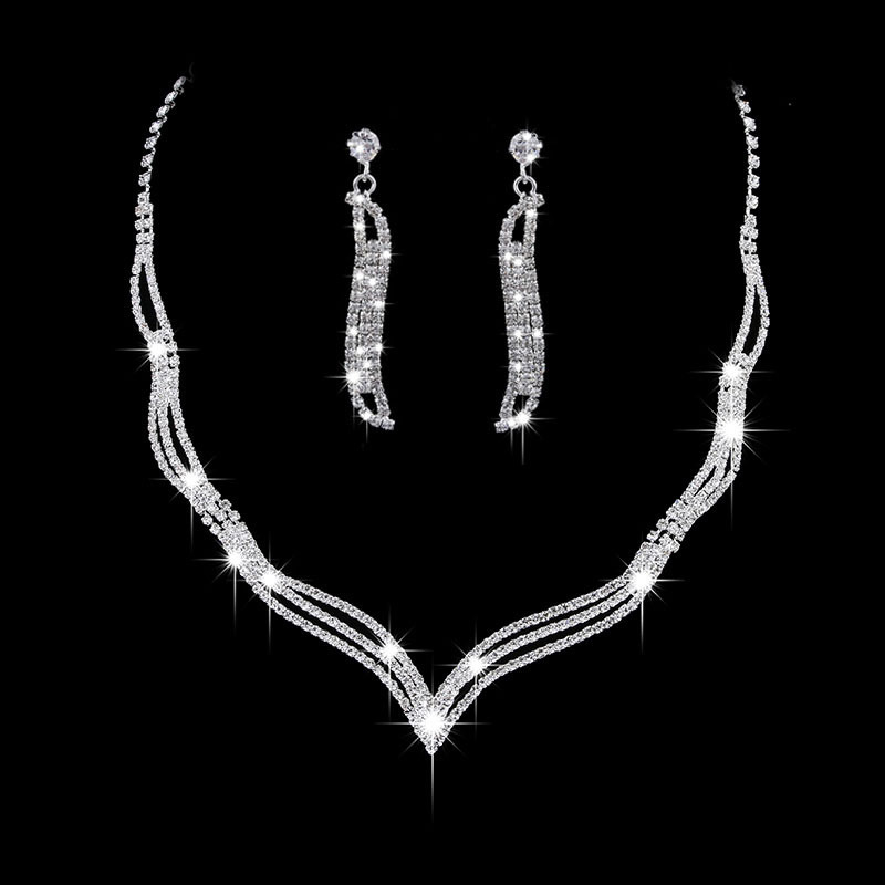 Menyasszonyi ékszer szett: fülbevaló és nyaklánc strasszkövekkel, vízcsepp minta, elektroplakált lánc