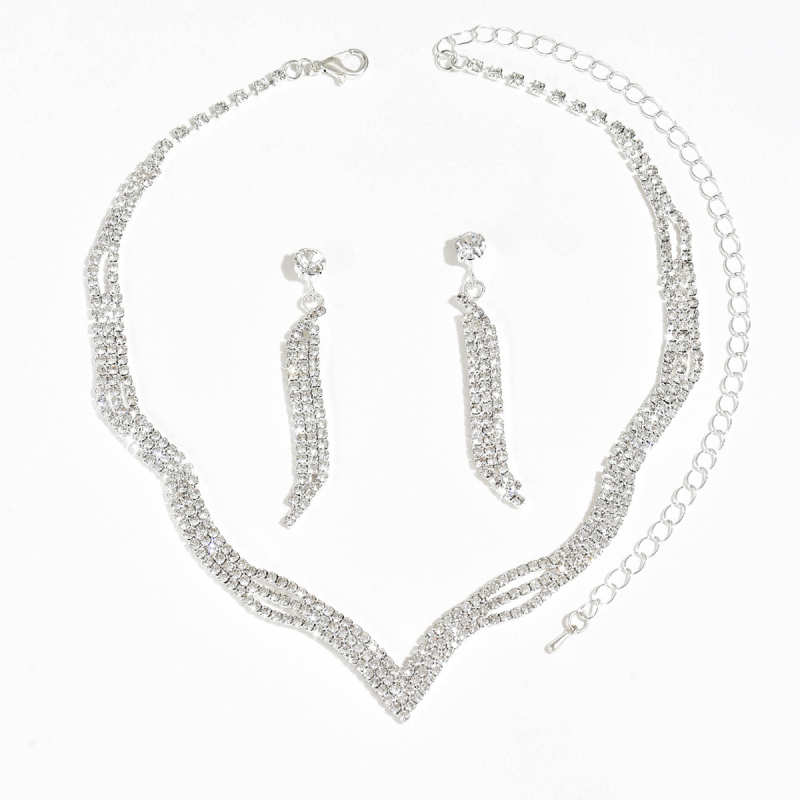 Menyasszonyi ékszer szett: fülbevaló és nyaklánc strasszkövekkel, vízcsepp minta, elektroplakált lánc