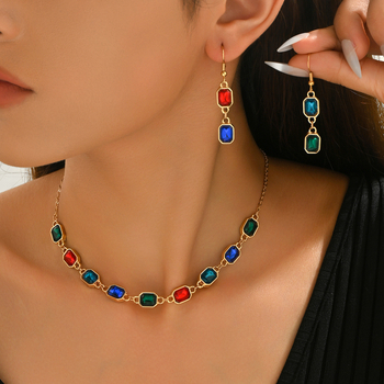 Set: Colier, cercei și brățară; aliaj; lanț de claviculă; pandantiv dreptunghiular glazurat; stil etnic