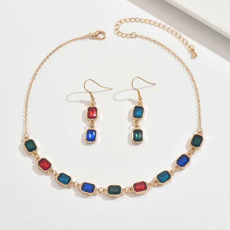 Set: Colier, cercei și brățară; aliaj; lanț de claviculă; pandantiv dreptunghiular glazurat; stil etnic