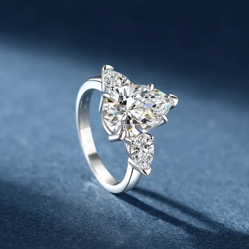 Inel din cupru, formă de picătură, cu diamante montate, stil feminin