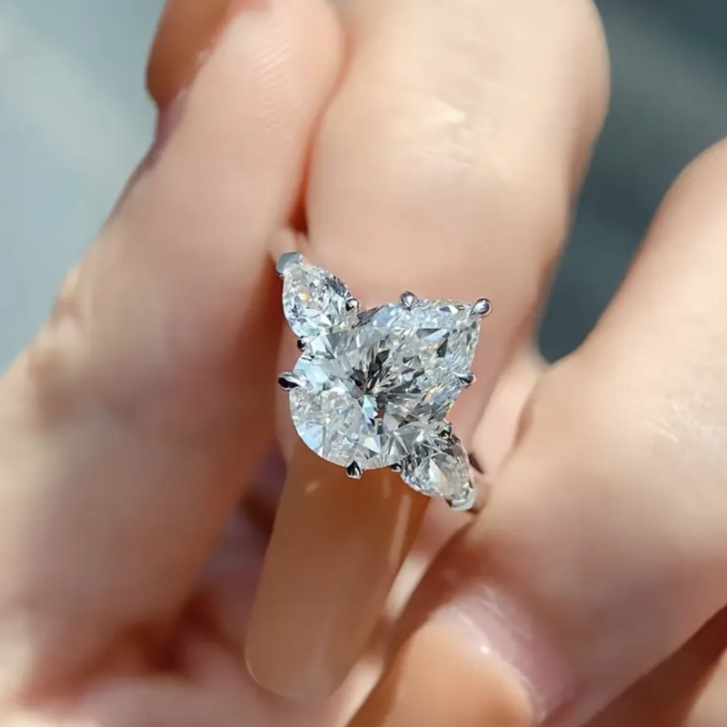 Inel din cupru, formă de picătură, cu diamante montate, stil feminin