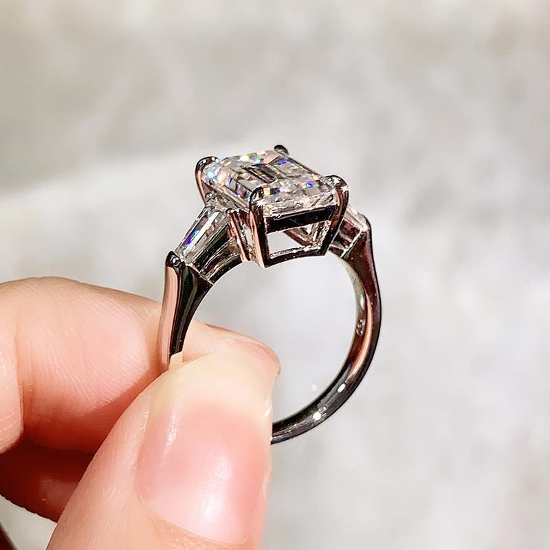 Prsten od 18K zlata s Moissanit dijamantom u obliku smaragda, 5/10 karata, egzotična geometrija, unisex