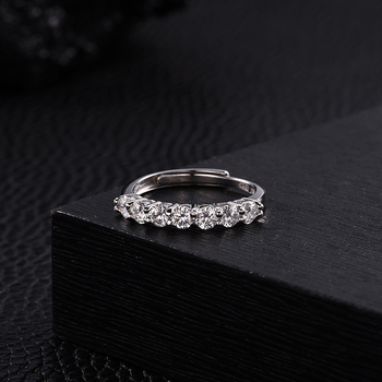 Prsteň zo striebra 925, sedem Moissanitových kameňov v tvare Princess, stackable, polovičný prsteň