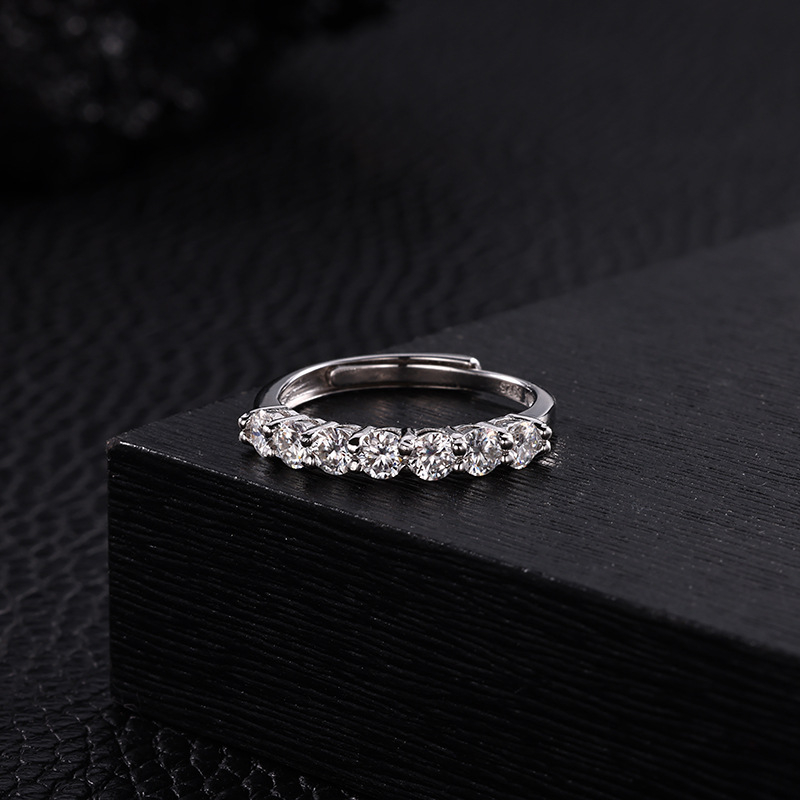 Prsteň zo striebra 925, sedem Moissanitových kameňov v tvare Princess, stackable, polovičný prsteň