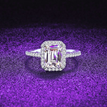 Inel din argint 925 cu moissanit, piatră tăiată Emerald, montură completă, finisaj electroplacat