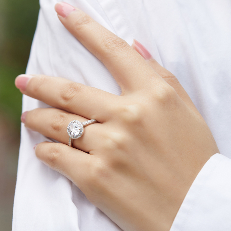 Moissanitový prsteň zo striebra 925, U-tvar nastavenia, vložený zirkón, elektroplatinovaný povrch