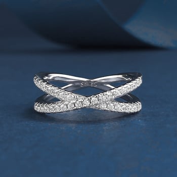 Prsteň s moissanitom, striebro 925, geometrický kríž dizajn, hmotnosť ~2,68 g