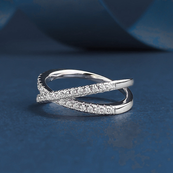 Prsteň s moissanitom, striebro 925, geometrický kríž dizajn, hmotnosť ~2,68 g