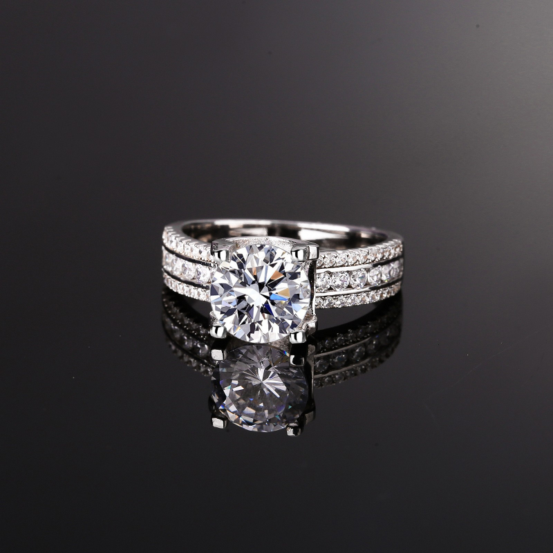 Prsteň, Moissanit 2 karáty, 925 striebro, Kód produktu Lch-090, 3 g, Dámsky kancelársky štýl