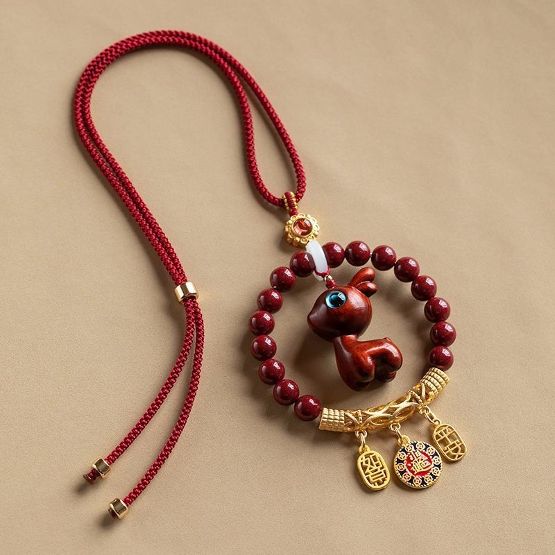 Privjesak za unutrašnjost automobila — karikaturalni stil, legura, prilagodljiv, marka 111