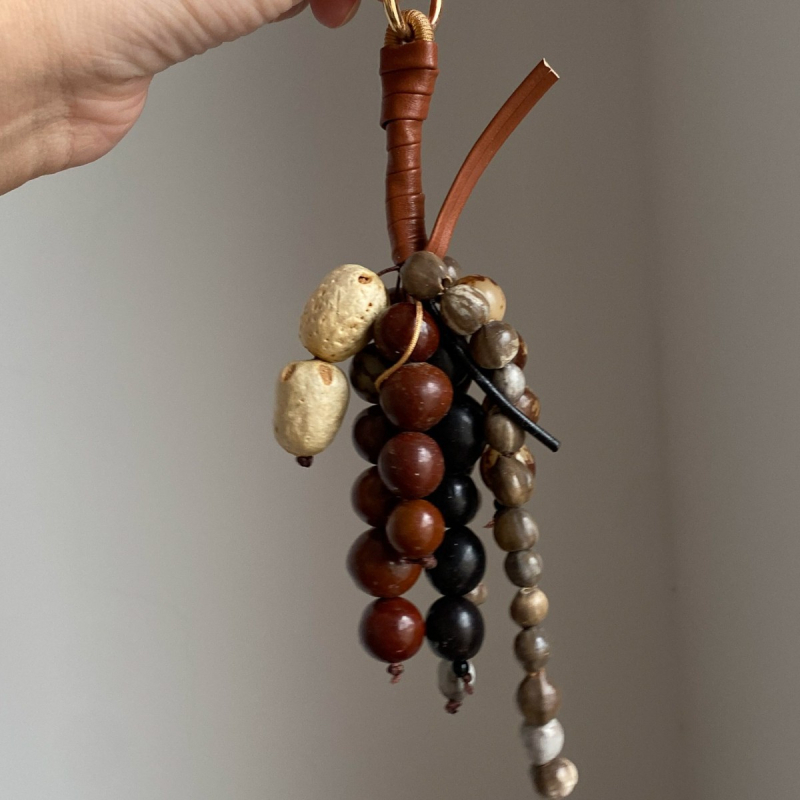 Ručne vyrobený kľúčenka na tašku s motívom semien, retro šarm; plast/živica, elektroplating; vzory: srdce/kvapka/zvonček; vianočný štýl; značka Xinxu