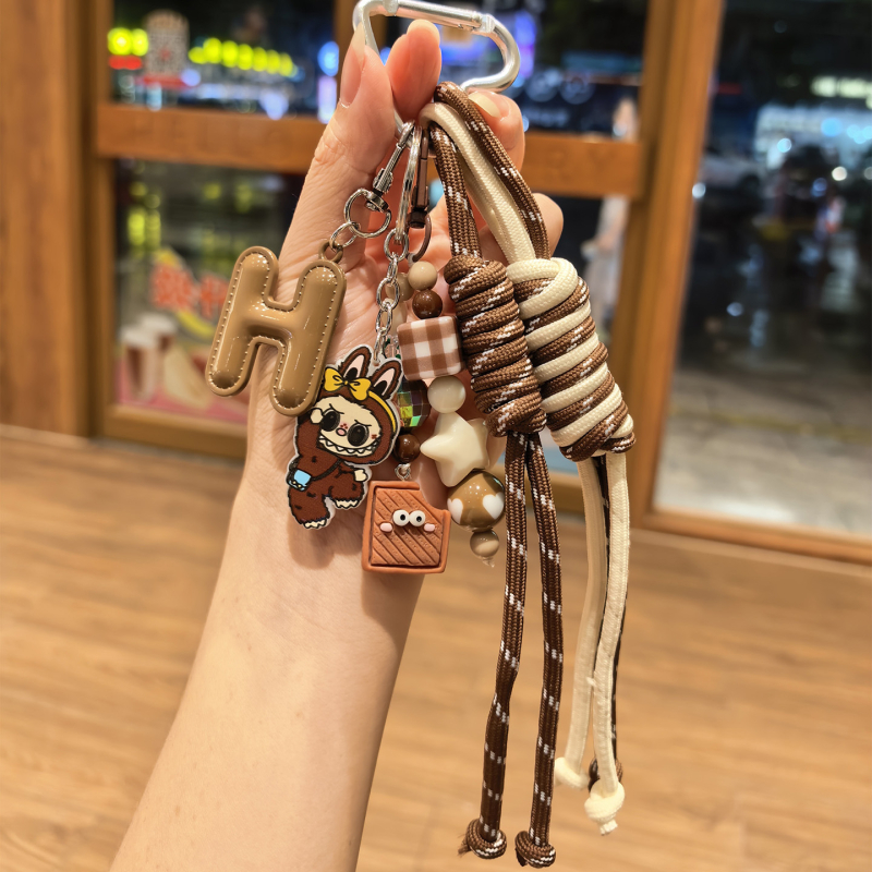 Prívesok na tašku z akrylu, poloručné spracovanie, vzor: malé zvieratko (medvedík/prasiatko), svieži a sladký štýl, leto 2025