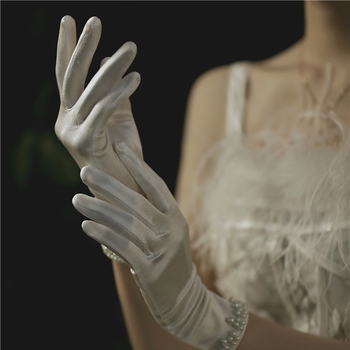 Къси ръкавици за сватбена фотосесия — сатинови и перлени, за жени, всички сезони, есен 2024