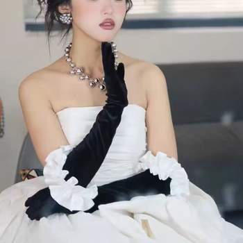 Női hosszú kesztyű bársonyszatén anyagból – dekoratív kiegészítő, OL-stílus, minden évszakban