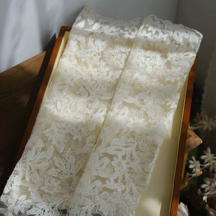 Menyasszonyi csipkés kesztyűk hosszú fazonban, francia ihletésű retro udvari stílus, dekoratív esküvői kiegészítő, csipke anyag, nőknek, tavasz 2024