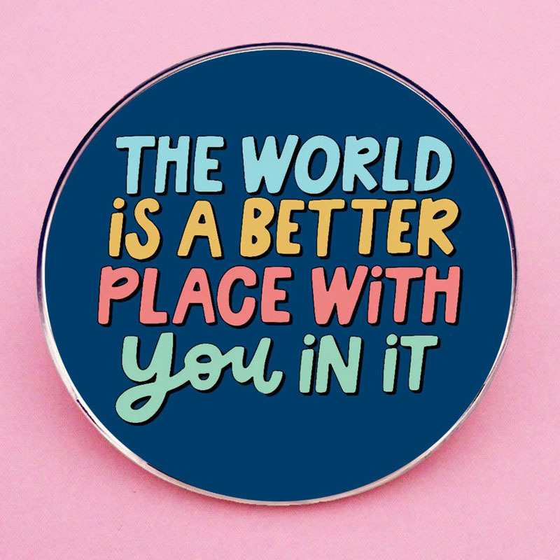 Broš od legure s elektroplatiranjem, oblik: slova/brojevi/tekst, mogućnost personalizacije