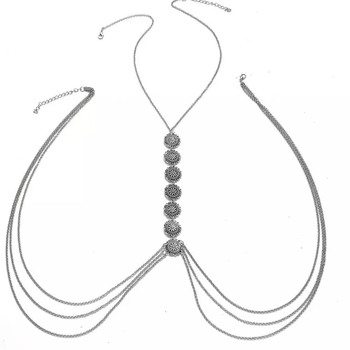 Ötvözetből készült testlánc bohem stílusban, több rétegű bojtokkal, faragott korong díszítéssel, elektroplakált felülettel, testreszabható