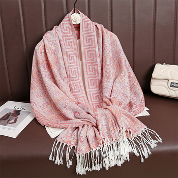 Шал – полиестер, пролетен сезон, пускане през пролет 2025, без обработка