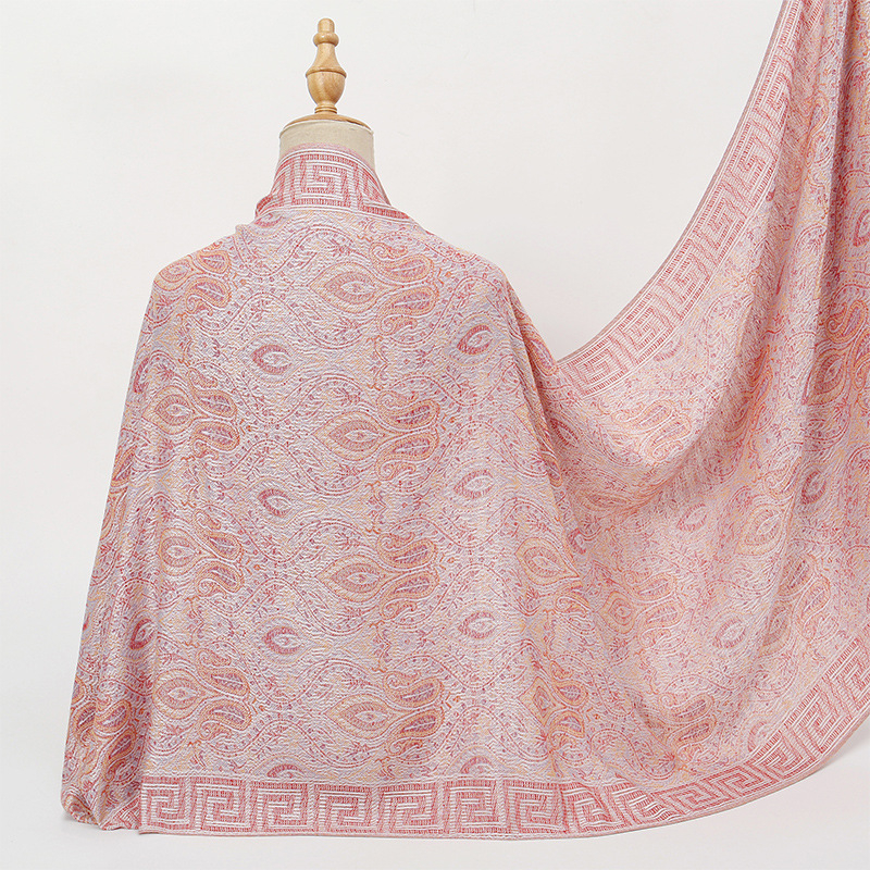 Шал – полиестер, пролетен сезон, пускане през пролет 2025, без обработка