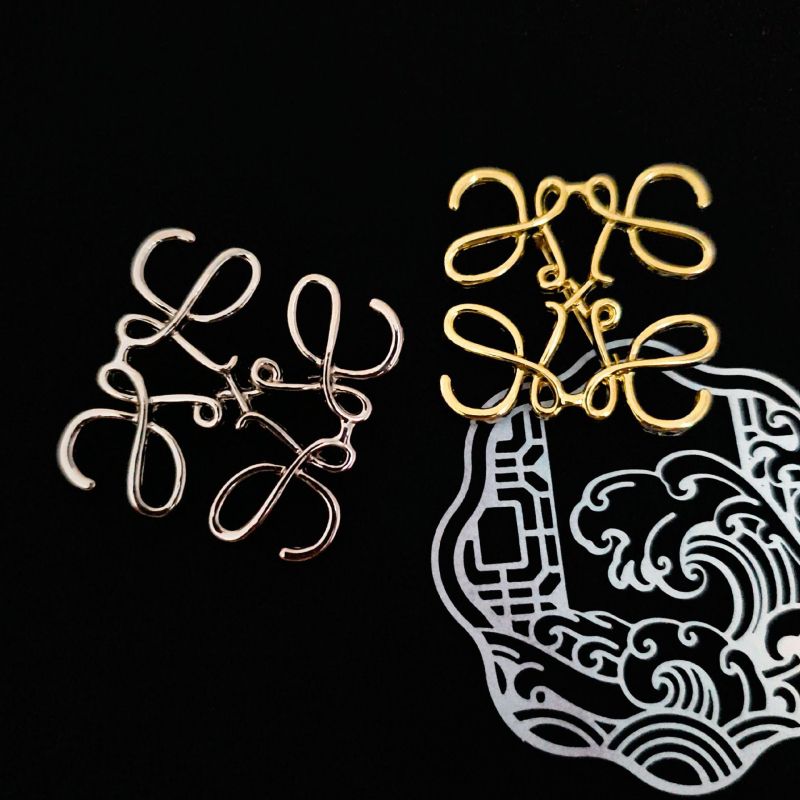 Üreges geometriai négyszögű brooch, cink-ötvözetből, elektropolírozott felülettel, uniszex divatkiegészítő