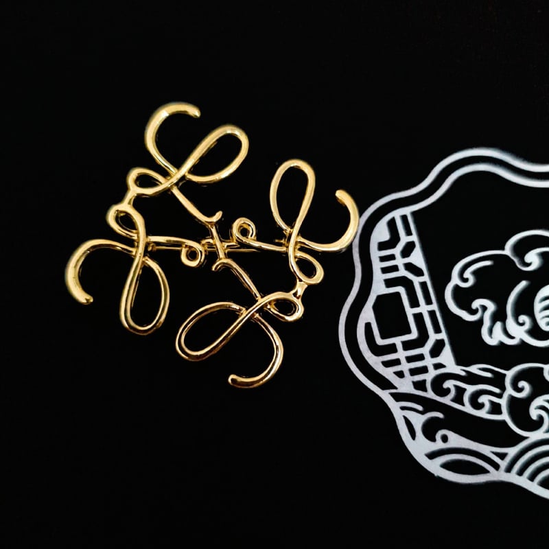 Üreges geometriai négyszögű brooch, cink-ötvözetből, elektropolírozott felülettel, uniszex divatkiegészítő