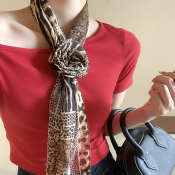 Rétro leopárd mintás kendő nyaklánc stílus – hosszú szalag, textil anyagú kiegészítő nőknek