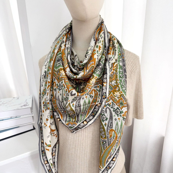 Kolmnurkne siidist-villane šal, kahekülgne, siid-villasegu, Hangzhou päritolu, sügisese kasutamiseks, 2025. aasta talve väljaanne