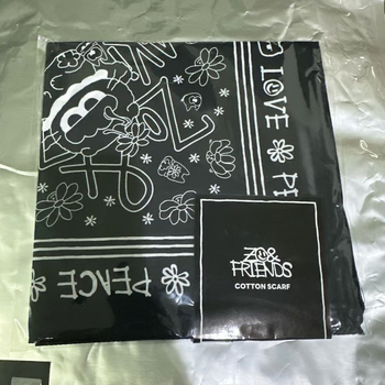 G-Dragon kangasruuduline sall – ZOA koostöö, kokkupandav (Materjal: lapp; Päritolu: Hiina; Hooajad: kevad, suvi, sügis, talv; Käivitamine: 2025. sügis)