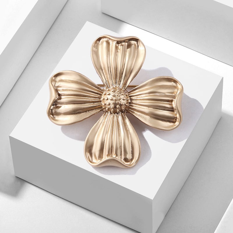 Levél alakú broš, ötvözet, koreai stílus, matt felület, anti-expozíciós funkció