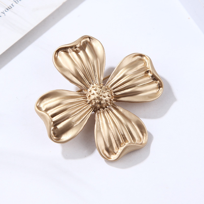 Levél alakú broš, ötvözet, koreai stílus, matt felület, anti-expozíciós funkció