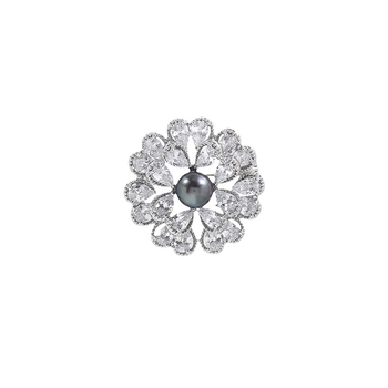 Broš s perlama u obliku tratinčice – Tiffank, elektropliranje, dekoracija i dar za žene