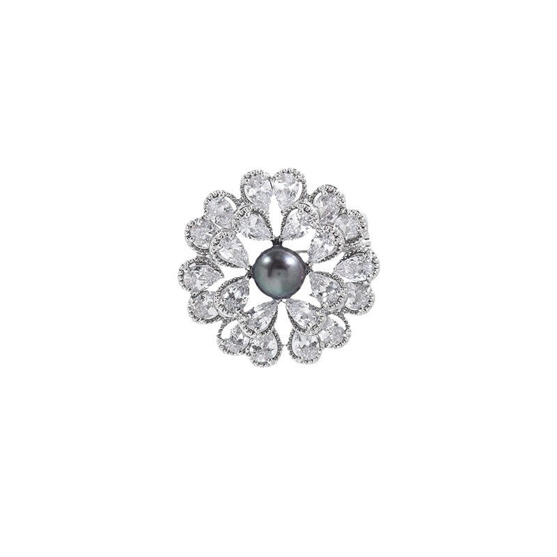 Broš s perlama u obliku tratinčice – Tiffank, elektropliranje, dekoracija i dar za žene