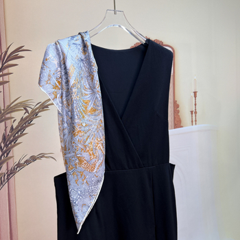 Női selyemsál, 100% selyem; tavaszra alkalmas; 2021 nyarán debütált; feldolgozás nélkül; testreszabás nélkül