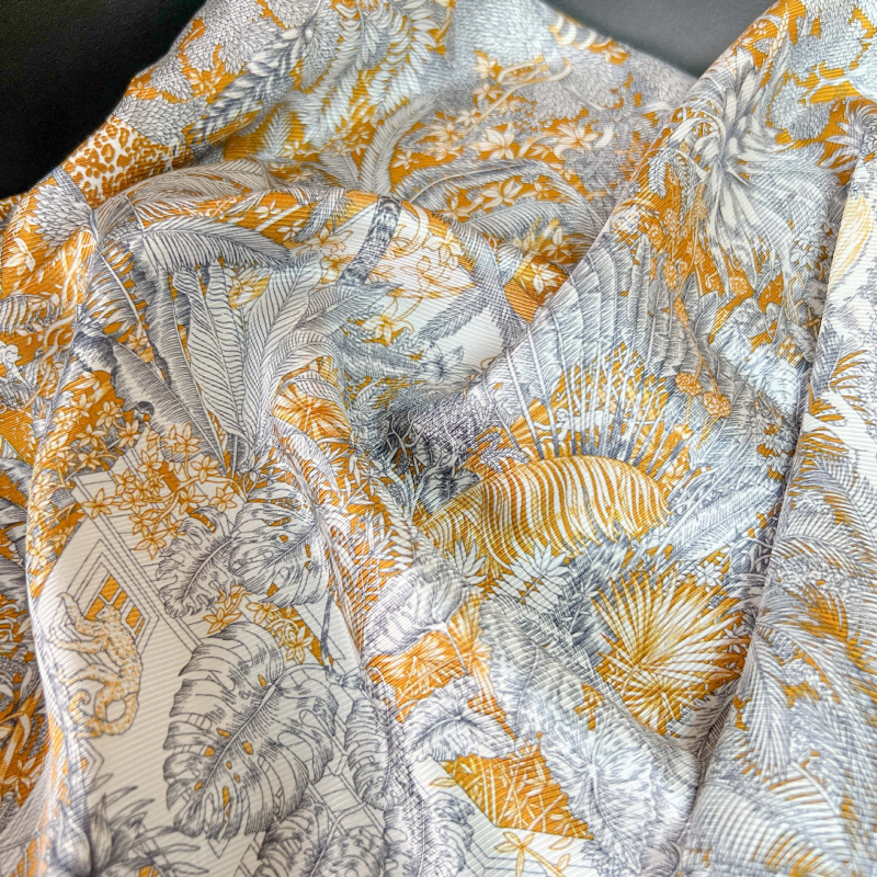 Női selyemsál, 100% selyem; tavaszra alkalmas; 2021 nyarán debütált; feldolgozás nélkül; testreszabás nélkül