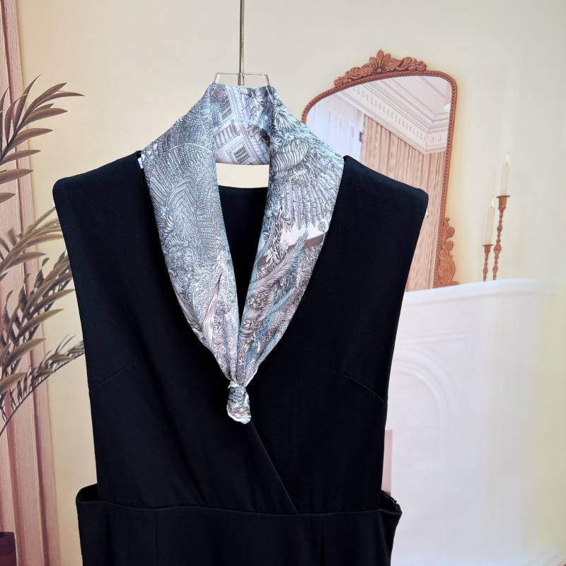 Női selyemsál, 100% selyem; tavaszra alkalmas; 2021 nyarán debütált; feldolgozás nélkül; testreszabás nélkül