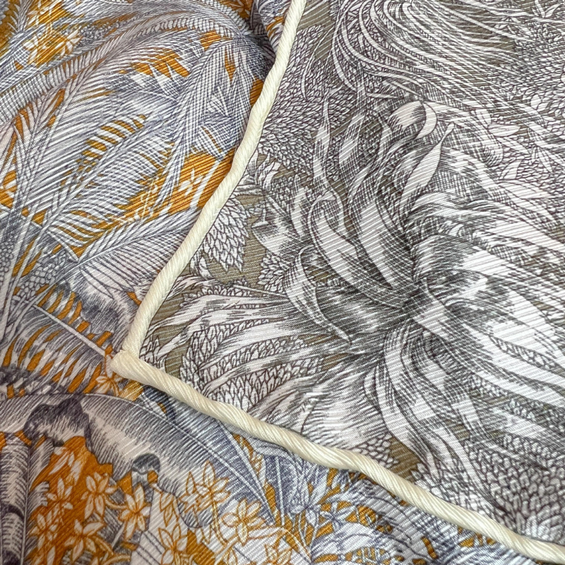 Női selyemsál, 100% selyem; tavaszra alkalmas; 2021 nyarán debütált; feldolgozás nélkül; testreszabás nélkül