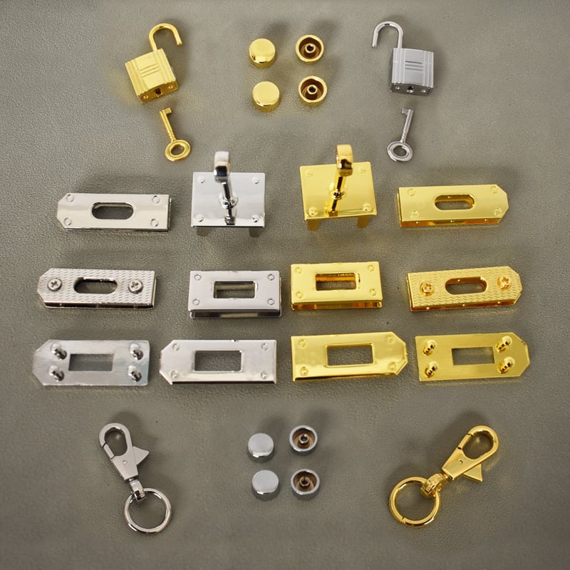 Rankų darbo kuprinės spyna ir sagties metaliniai komponentai