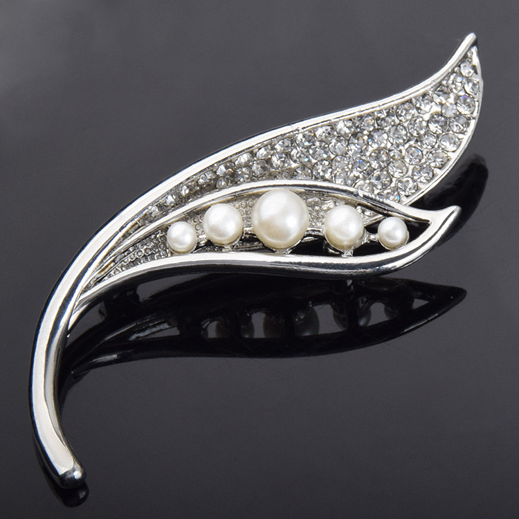 Női ötvözetű kitűző, levél mintával, elektrolit bevonattal, modell xz-9-18, őszi 2024