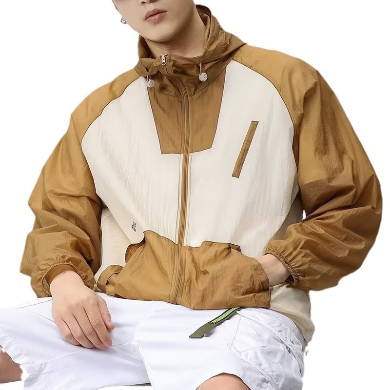 Παλτό με κουκούλα σε ιαπωνικό στυλ, αντίθεση ραφών και εκτύπωσης, φαρρύ κόψιμο για καλοκαίρι