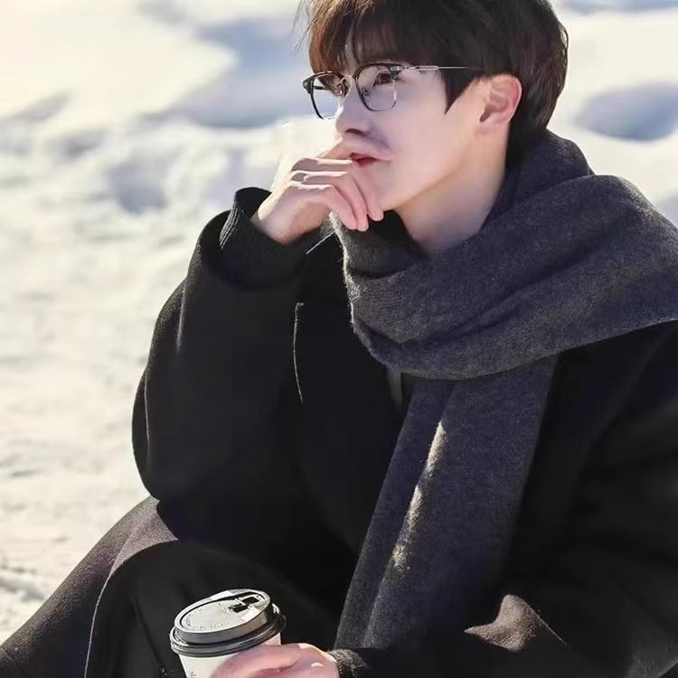 Sivi muški šal - jednostavno tkanje, plišani materijal, drži toplinu, zimski dodatak