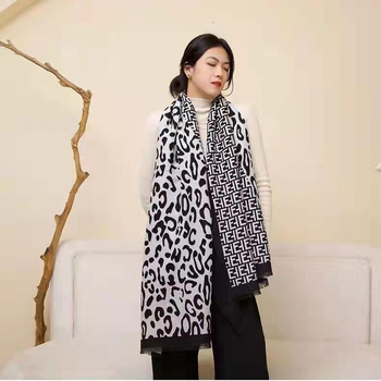 Ženski šal s leopard uzorkom, imitacija kašmira, zima, srednja duljina, warp knitting tkanje, jesensko-zimska 2022 kolekcija