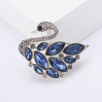 Broșă, din aliaj, în formă de animal, stil feminin, lux ușor, prelucrat cu diamant